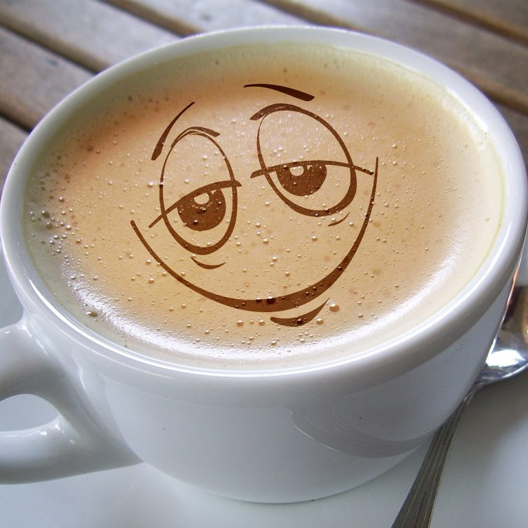 Taza de café con espuma